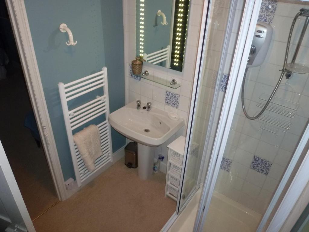 Manor Cottage Bed And Breakfast Γουίνσδορ Εξωτερικό φωτογραφία
