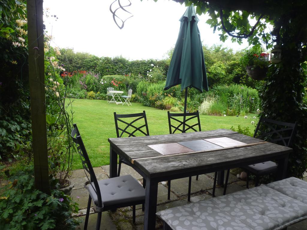 Manor Cottage Bed And Breakfast Γουίνσδορ Εξωτερικό φωτογραφία