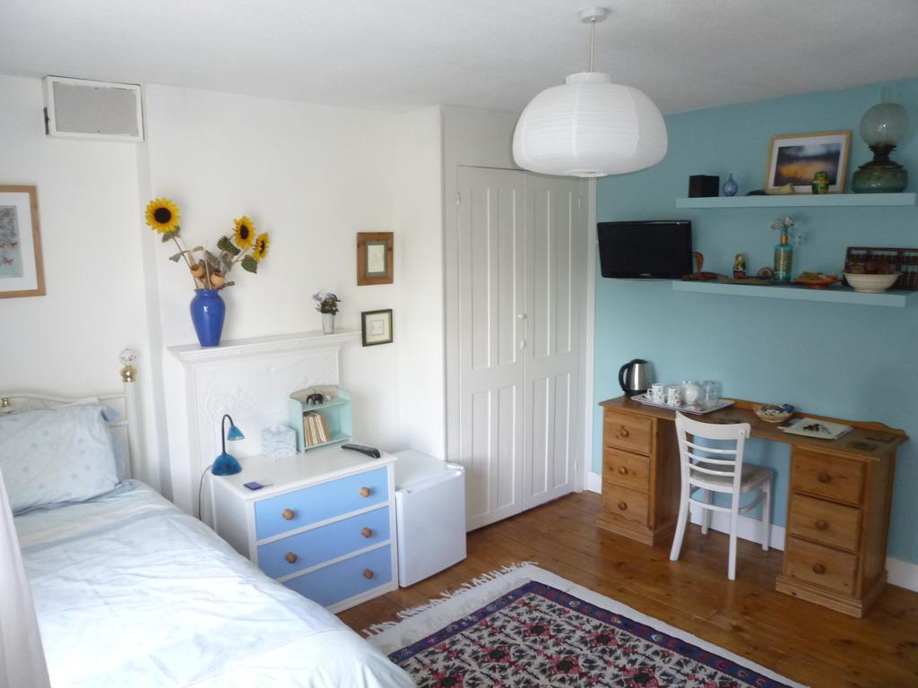 Manor Cottage Bed And Breakfast Γουίνσδορ Εξωτερικό φωτογραφία