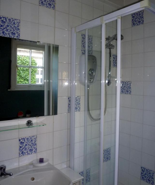 Manor Cottage Bed And Breakfast Γουίνσδορ Εξωτερικό φωτογραφία