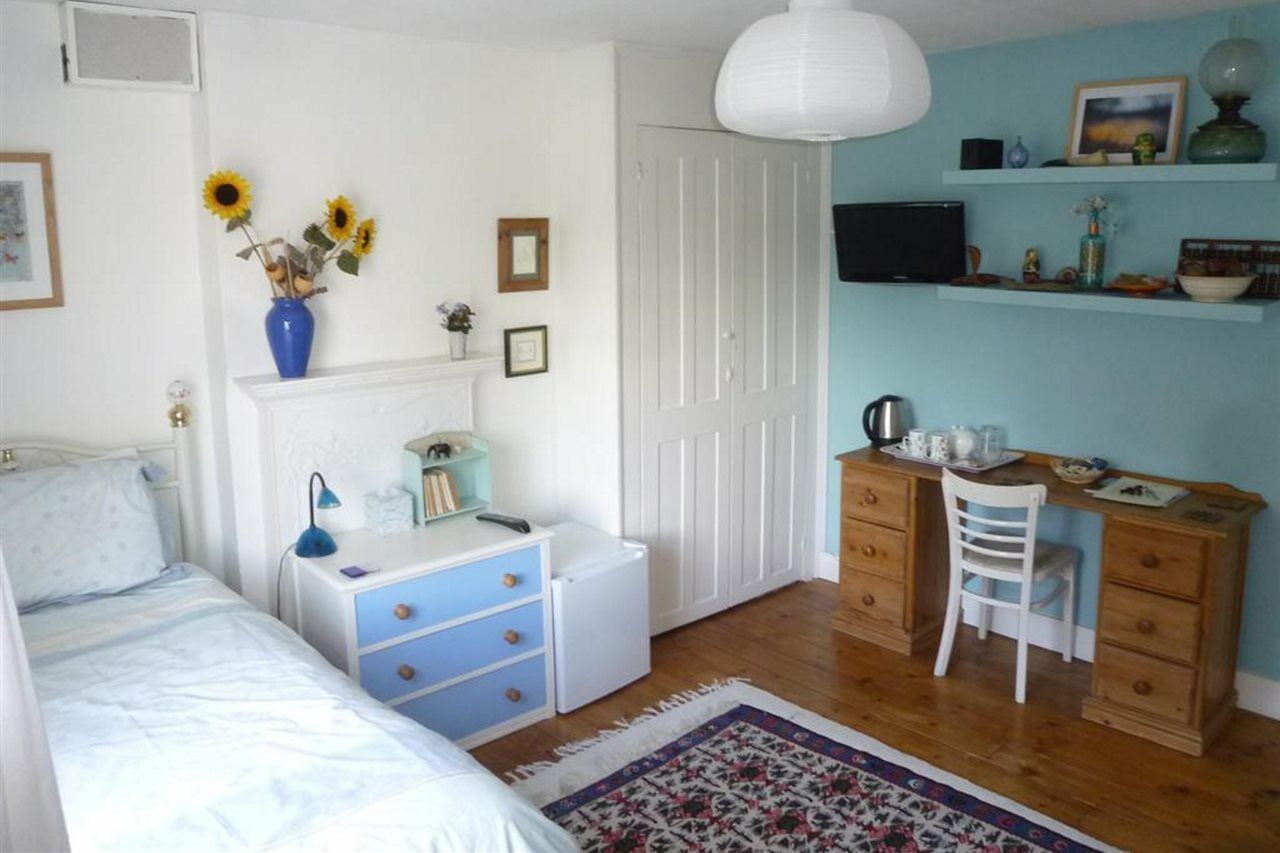 Manor Cottage Bed And Breakfast Γουίνσδορ Εξωτερικό φωτογραφία